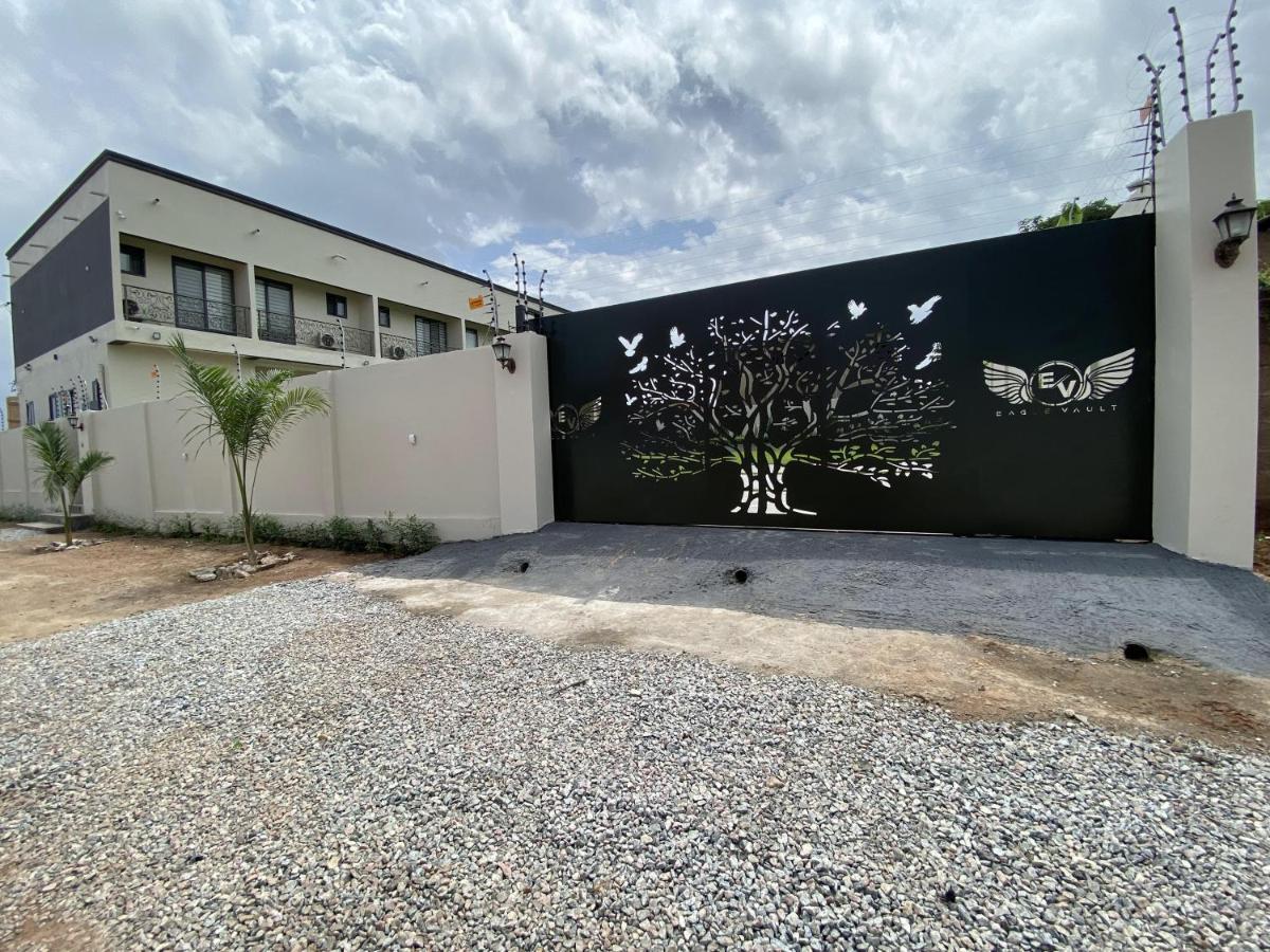 Eagle Vault Hotel Kwabenya Ngoại thất bức ảnh