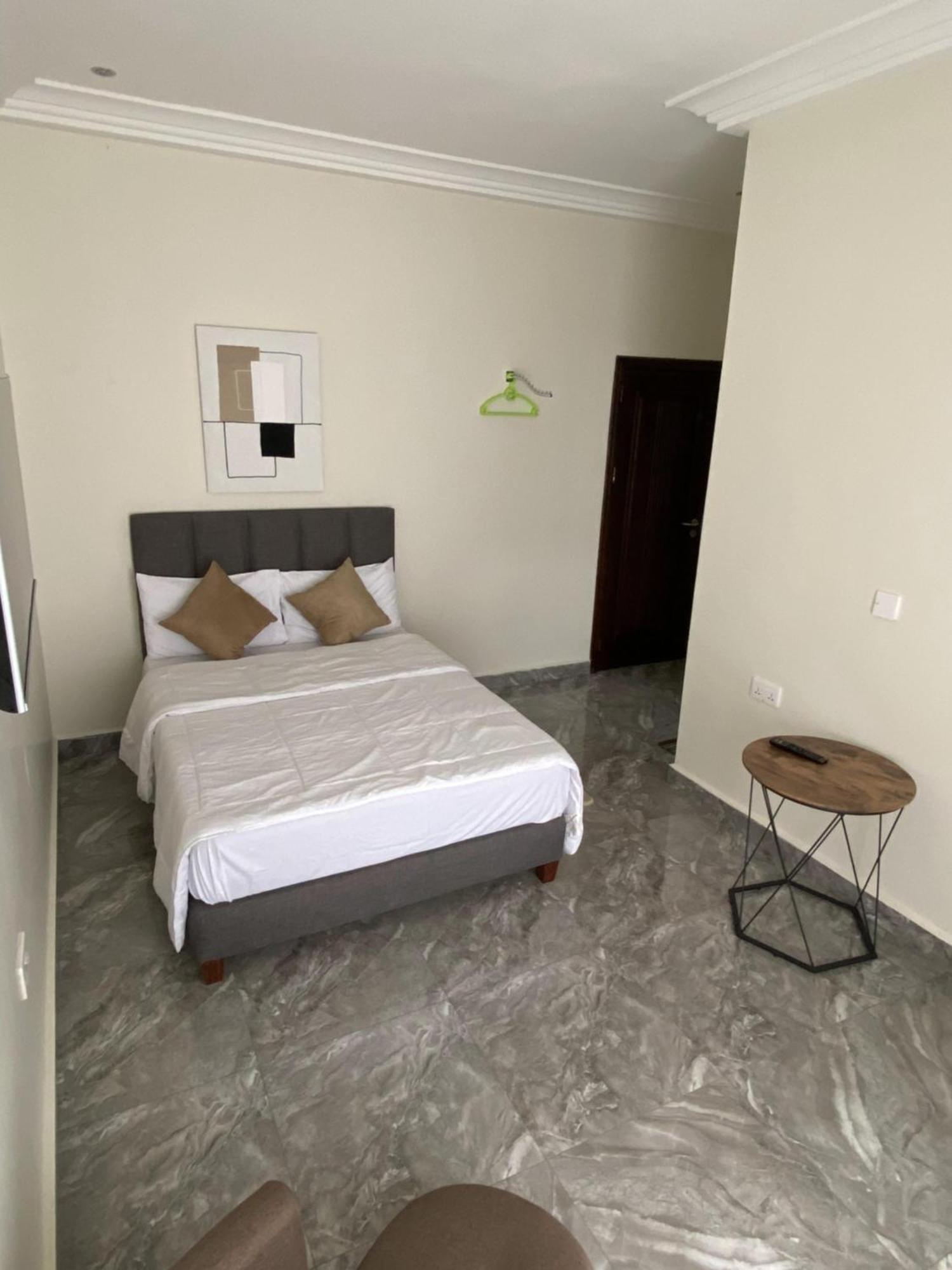 Eagle Vault Hotel Kwabenya Ngoại thất bức ảnh