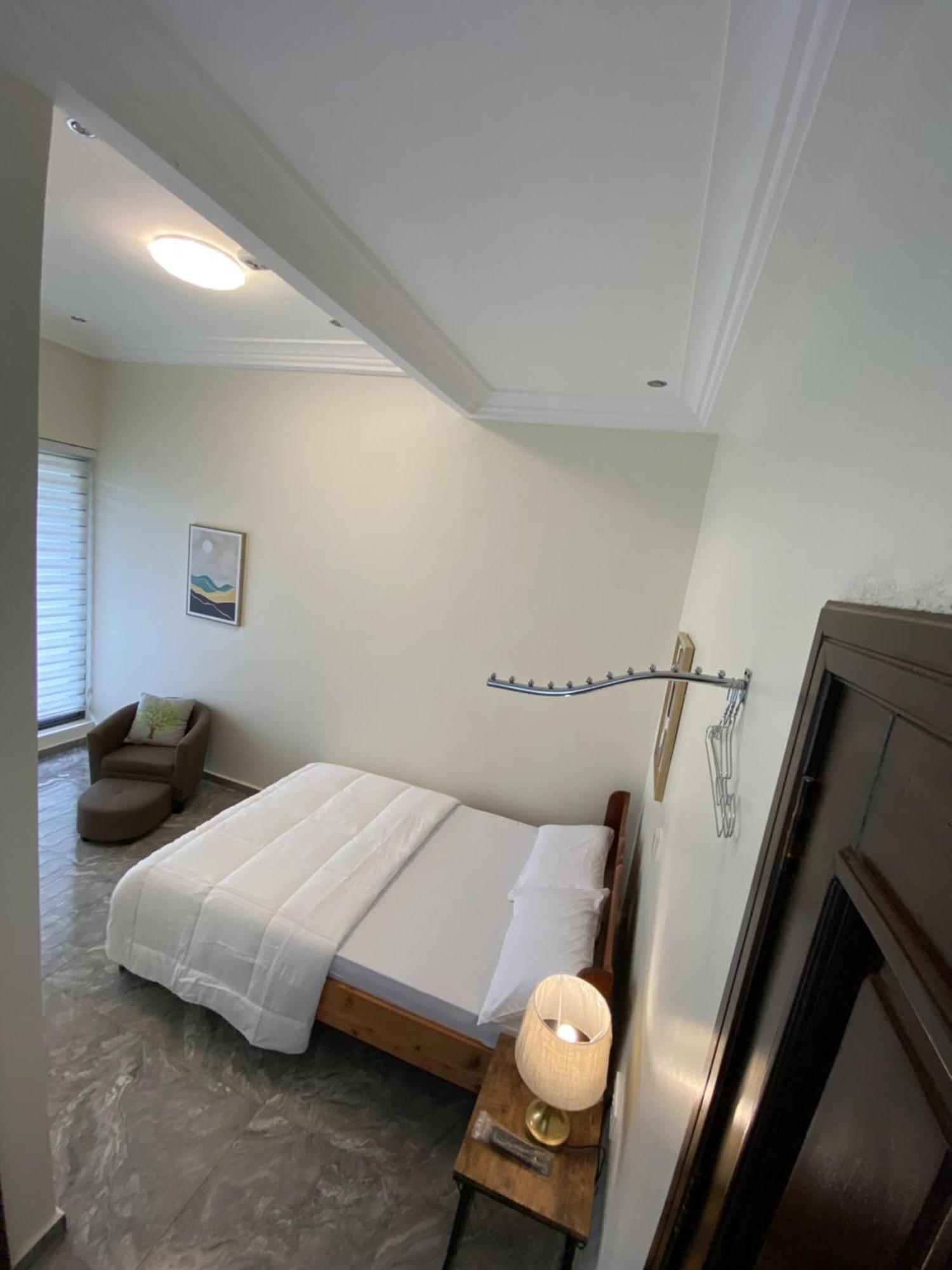 Eagle Vault Hotel Kwabenya Ngoại thất bức ảnh
